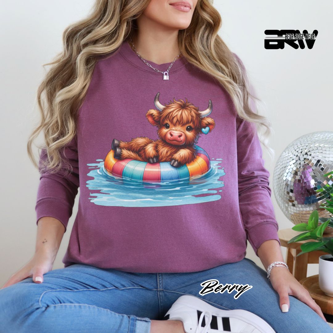 'Highland Cow-Beach Float' Summer Long Sleeve Tee